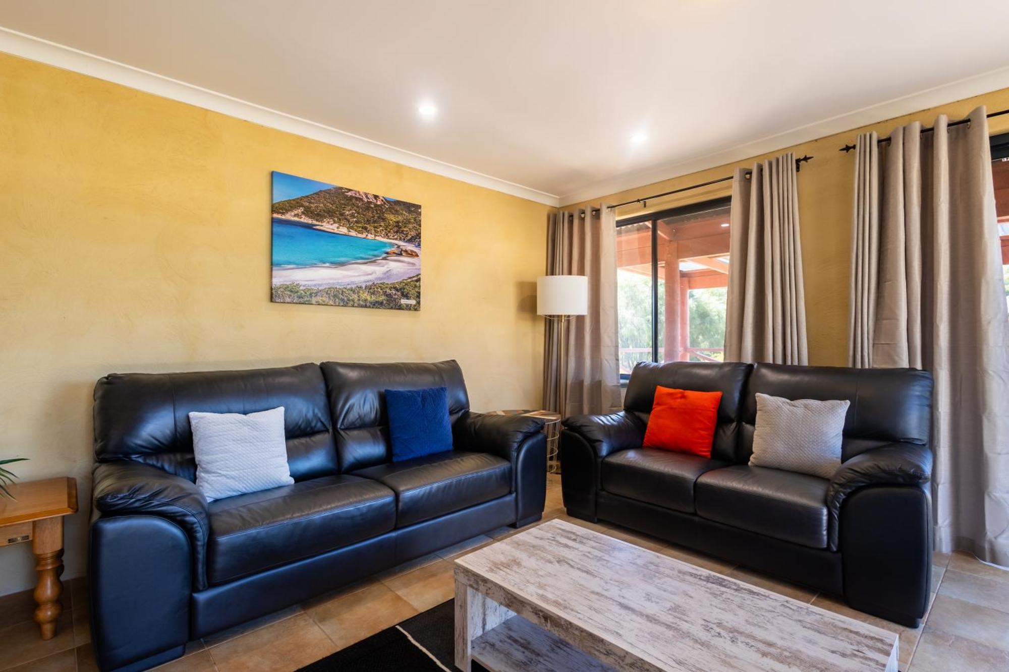Cosy Corner By The Bnb Collection Albany Luaran gambar